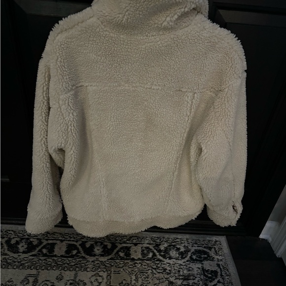 UGG Sherpa Jacket - Picture 2 of 2